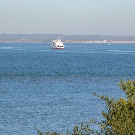 High Tide Villa Каус Екстериор снимка